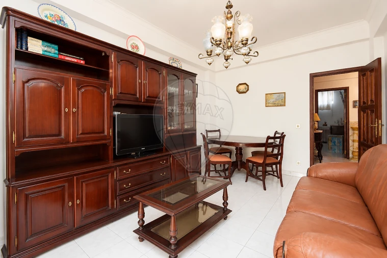Apartamento T2 para Venda em Algueirão-Mem Martins Foto 16