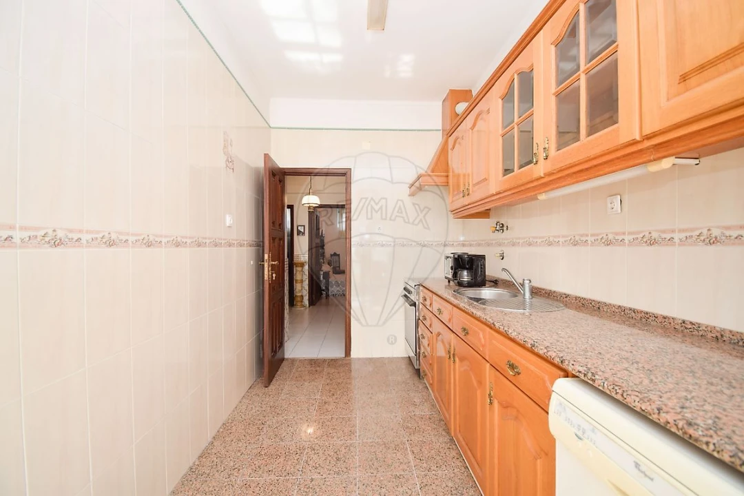 Apartamento T2 para Venda em Algueirão-Mem Martins Foto 11