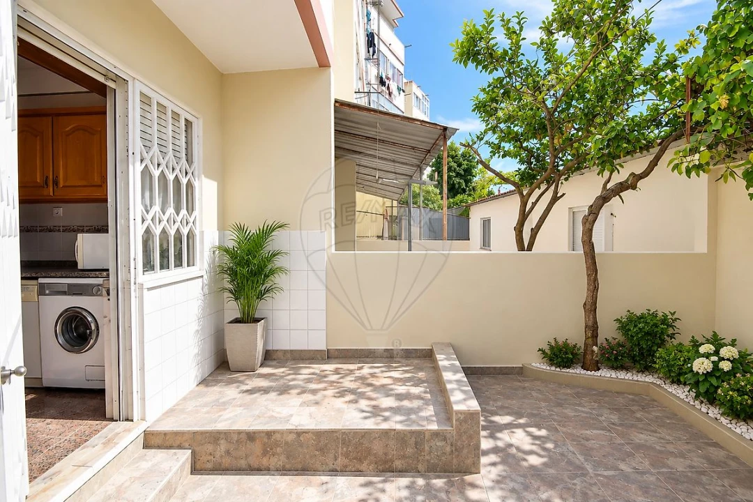 Apartamento T2 para Venda em Algueirão-Mem Martins Foto 23