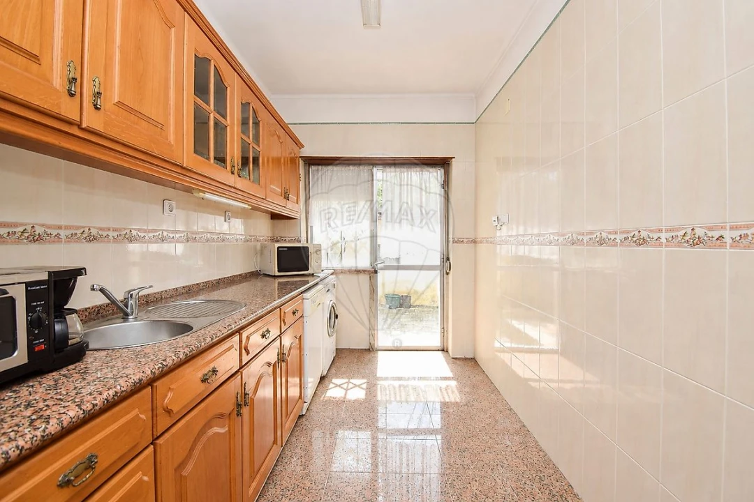 Apartamento T2 para Venda em Algueirão-Mem Martins Foto 7