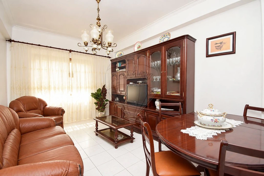 Apartamento T2 para Venda em Algueirão-Mem Martins Foto 13