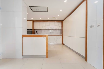 Apartamento T5 para Venda em Alverca do Ribatejo e Sobralinho