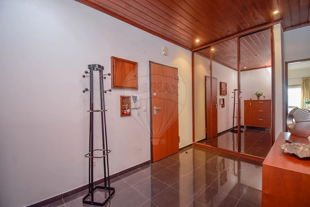 Apartamento T2 para Venda em Póvoa de Santa Iria e Forte da Casa Foto 14