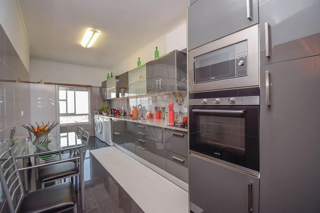 Apartamento T2 para Venda em Póvoa de Santa Iria e Forte da Casa Foto 9