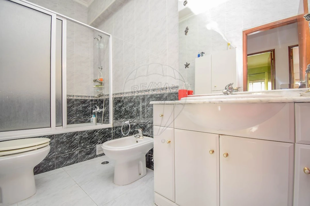 Apartamento T2 para Venda em Póvoa de Santa Iria e Forte da Casa Foto 15