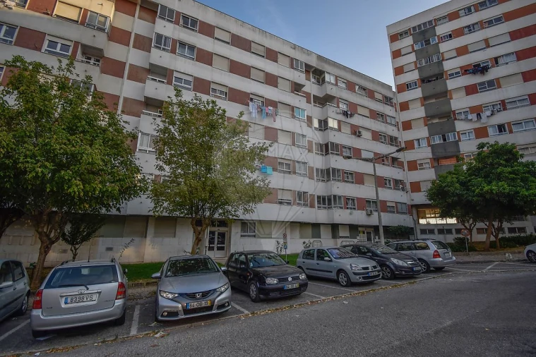 Apartamento T2 para Venda em Póvoa de Santa Iria e Forte da Casa Foto 4