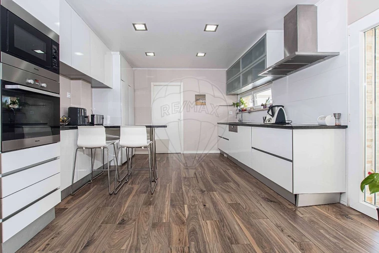Moradia T4 para Venda em Alenquer (Santo Estêvão e Triana) Foto 9
