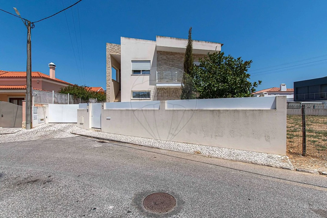 Moradia T4 para Venda em Alenquer (Santo Estêvão e Triana) Foto 45
