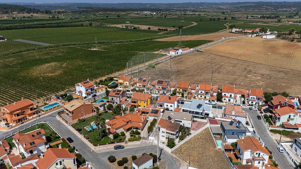 Moradia T4 para Venda em Alenquer (Santo Estêvão e Triana) Foto 49