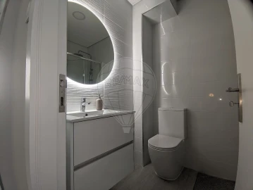Apartamento T2 para Venda em Mafamude e Vilar do Paraíso