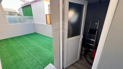 Apartamento T2 para Venda em Mafamude e Vilar do Paraíso
