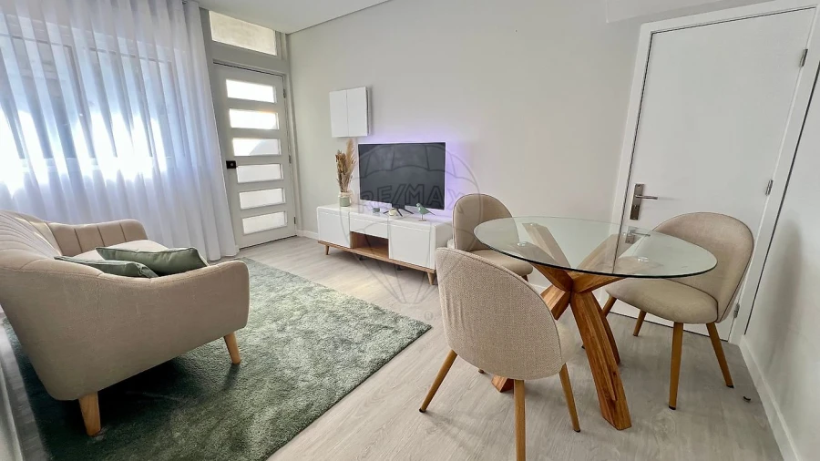 Apartamento T2 para Venda em Mafamude e Vilar do Paraíso Foto 4