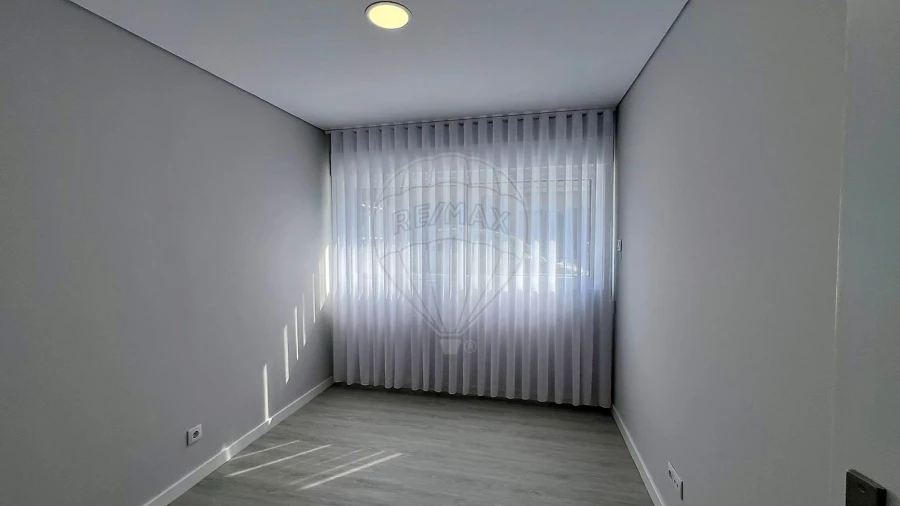 Apartamento T2 para Venda em Mafamude e Vilar do Paraíso Foto 7