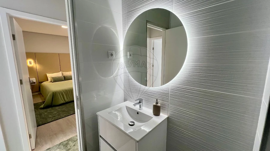 Apartamento T2 para Venda em Mafamude e Vilar do Paraíso Foto 8