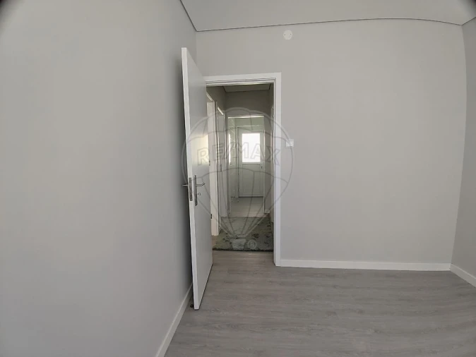 Apartamento T2 para Venda em Mafamude e Vilar do Paraíso Foto 5