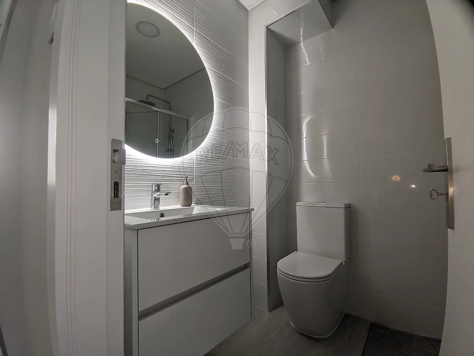 Apartamento T2 para Venda em Mafamude e Vilar do Paraíso Foto 6