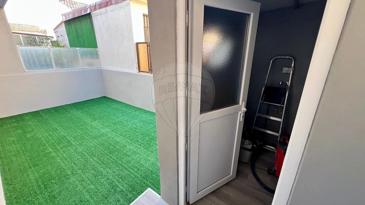 Apartamento T2 para Venda em Mafamude e Vilar do Paraíso Foto 14