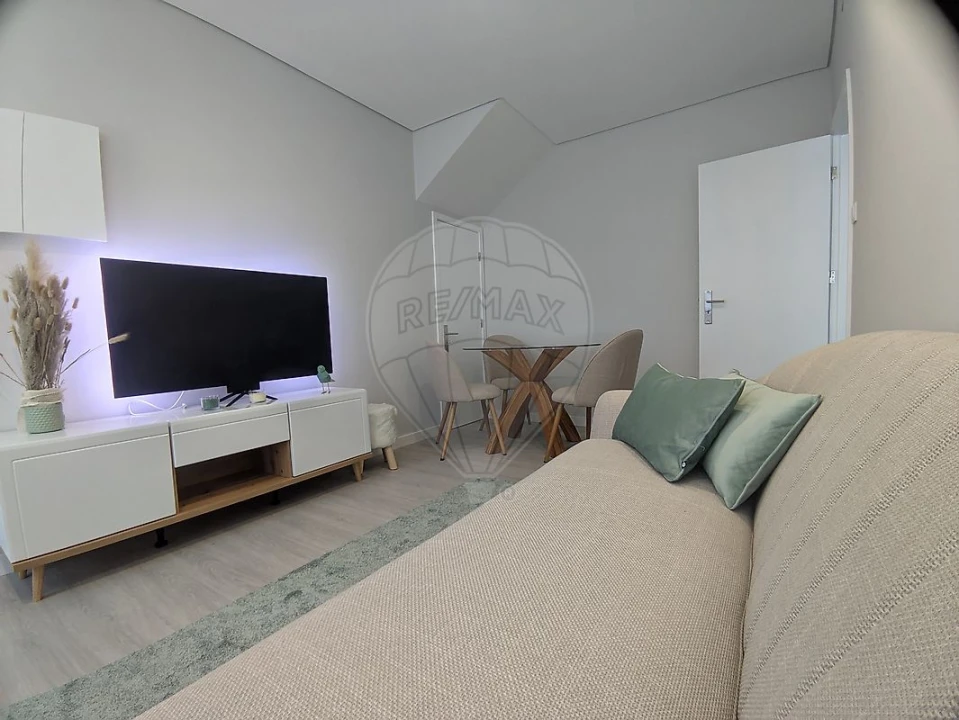 Apartamento T2 para Venda em Mafamude e Vilar do Paraíso Foto 2