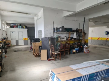 Armazém para Arrendamento em Póvoa de Santa Iria e Forte da Casa