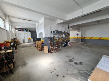 Armazém para Arrendamento em Póvoa de Santa Iria e Forte da Casa