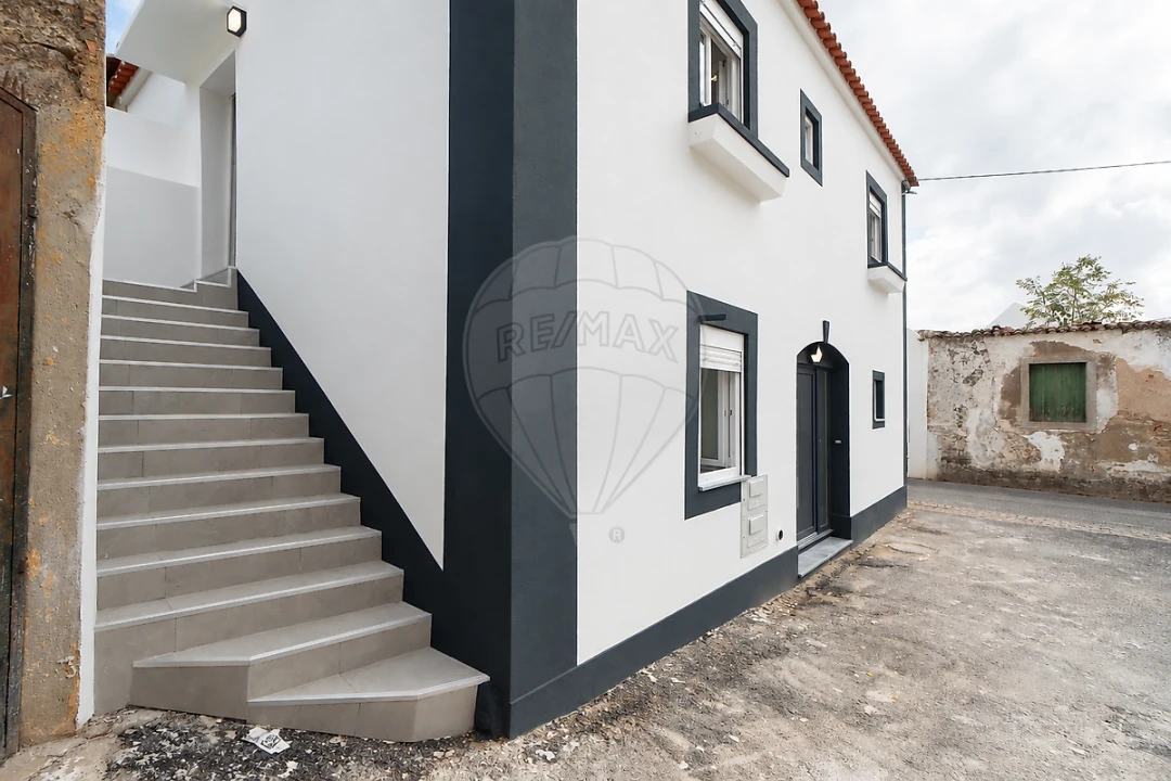 Moradia T2 para Venda em Abrigada e Cabanas de Torres Foto 1