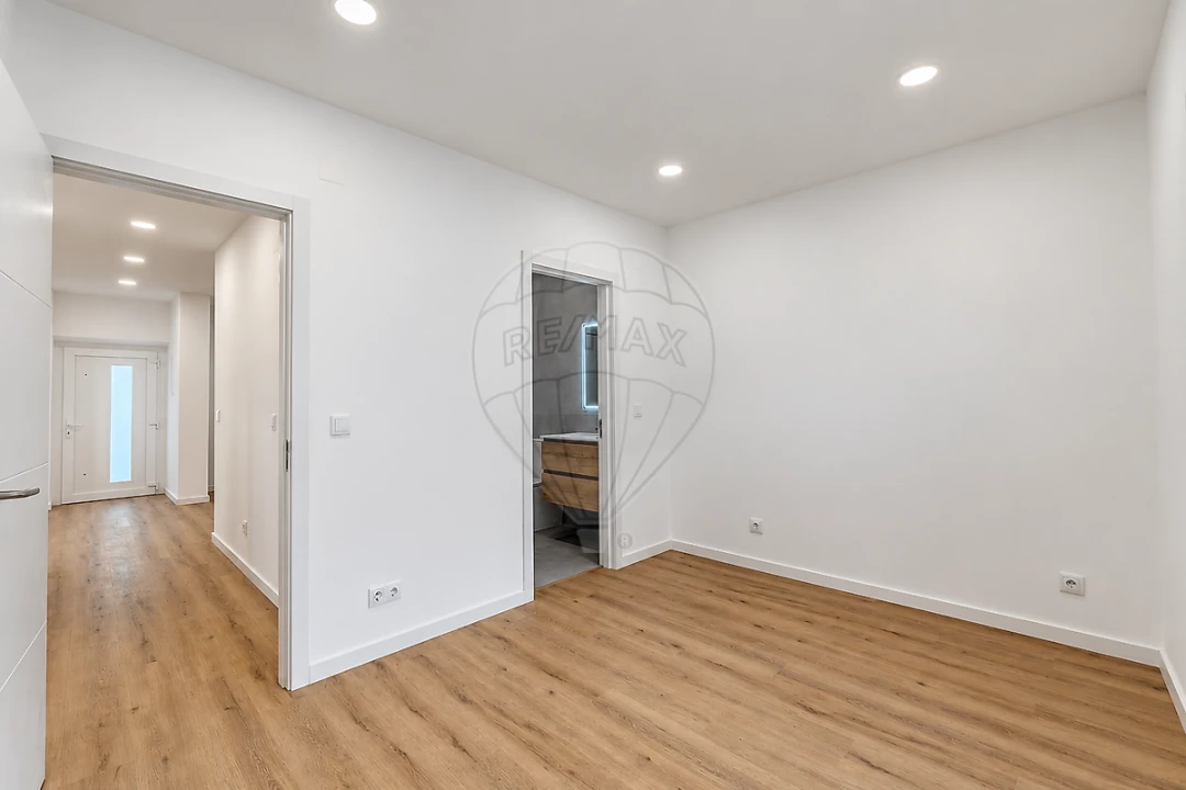Moradia T2 para Venda em Abrigada e Cabanas de Torres Foto 9