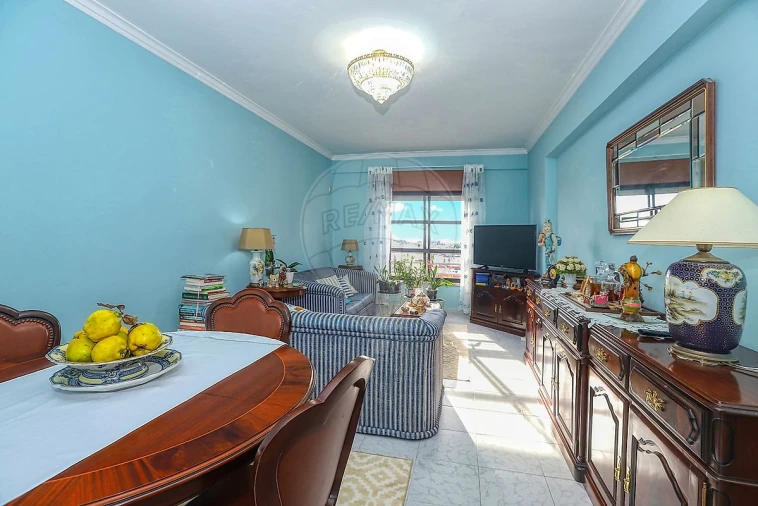 Apartamento T3 para Venda em Algueirão-Mem Martins Foto 2