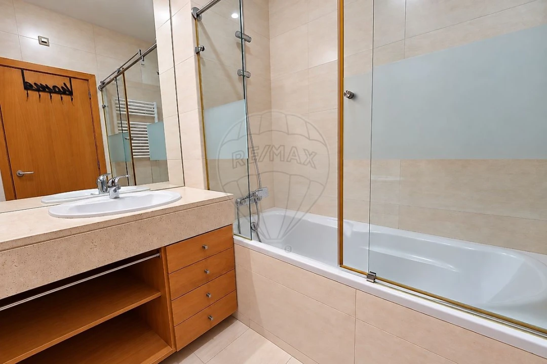 Apartamento T3 para Venda em Cidade da Maia Foto 24