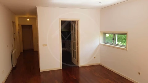Apartamento T1 para Venda em Oliveira, São Paio e São Sebastião
