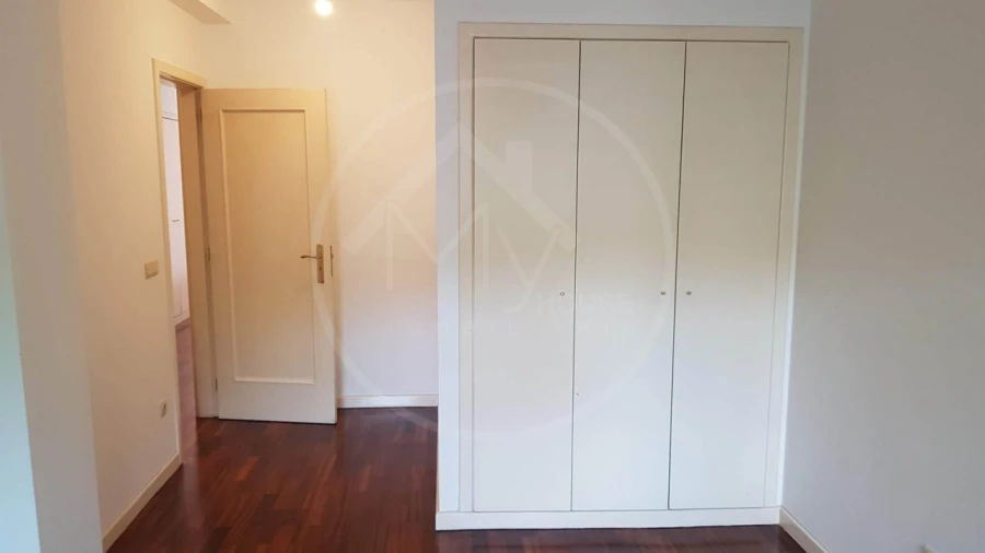 Apartamento T1 para Venda em Oliveira, São Paio e São Sebastião Foto 11