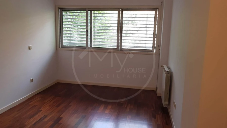 Apartamento T1 para Venda em Oliveira, São Paio e São Sebastião Foto 12