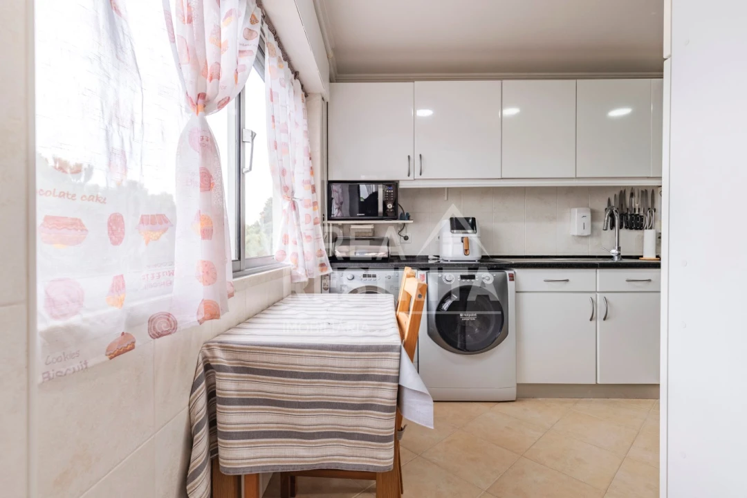 Apartamento T2 para Venda em Amora Foto 15