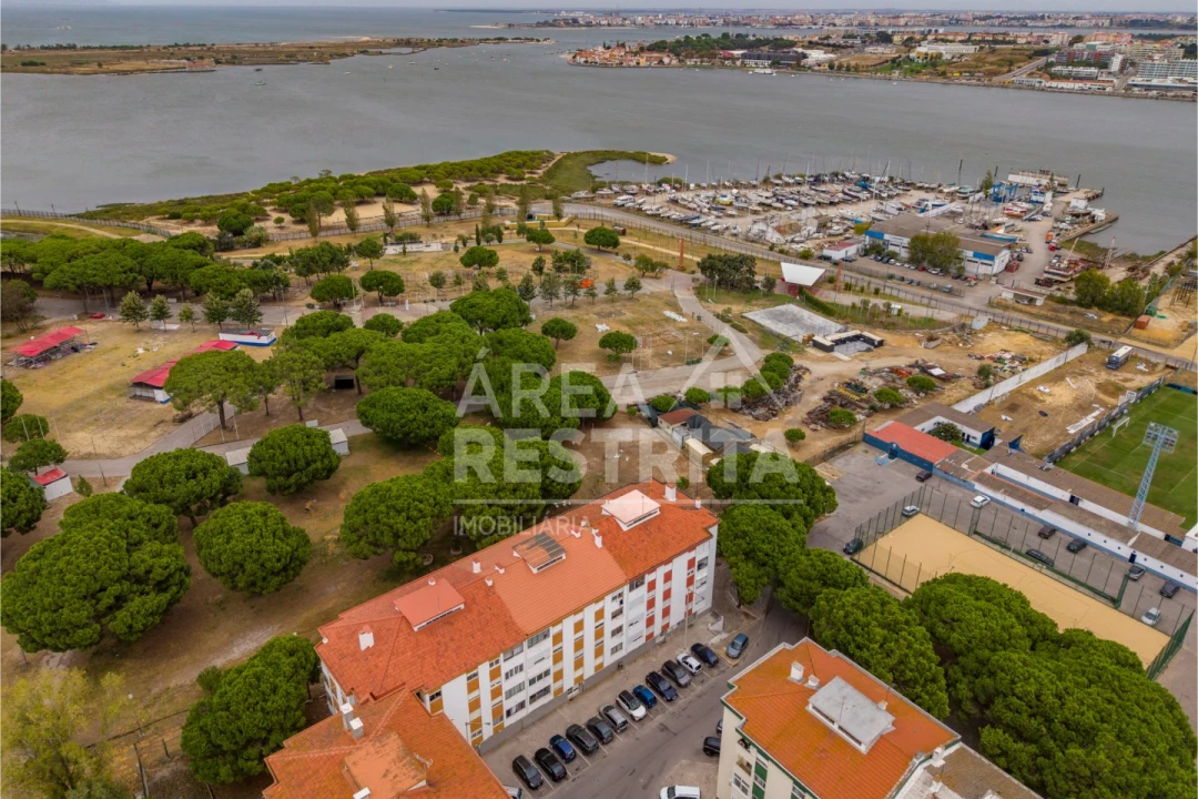 Apartamento T2 para Venda em Amora Foto 36