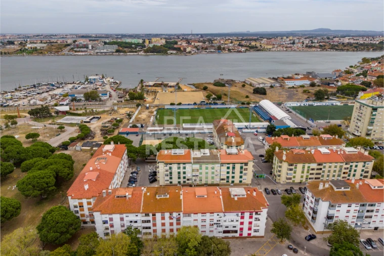 Apartamento T2 para Venda em Amora Foto 38