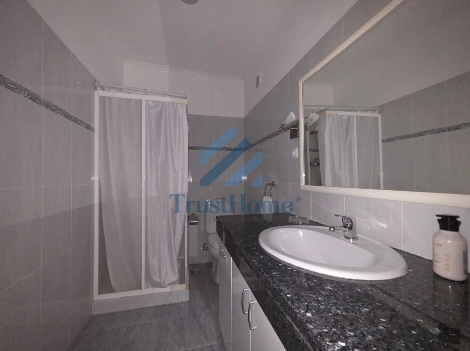 Apartamento T3 para Venda em Agualva e Mira-Sintra Foto 12