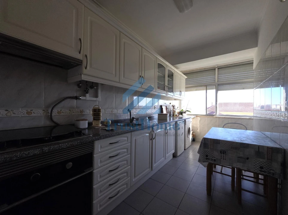 Apartamento T3 para Venda em Agualva e Mira-Sintra Foto 2