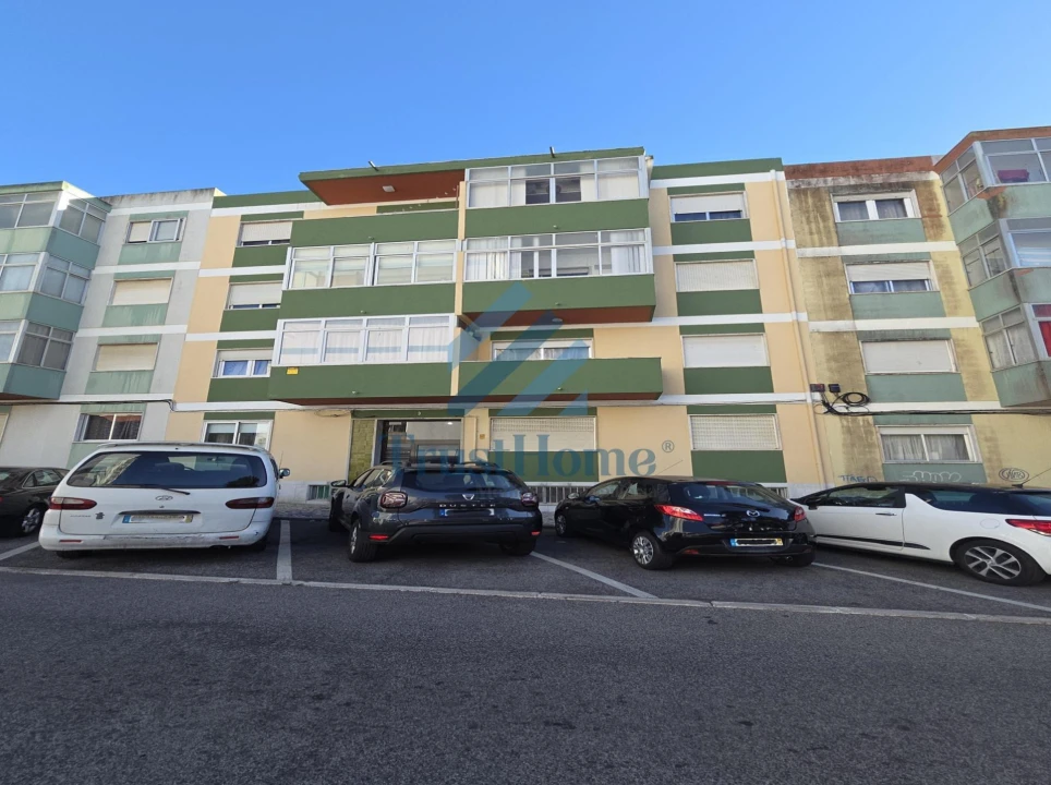 Apartamento T3 para Venda em Agualva e Mira-Sintra Foto 23