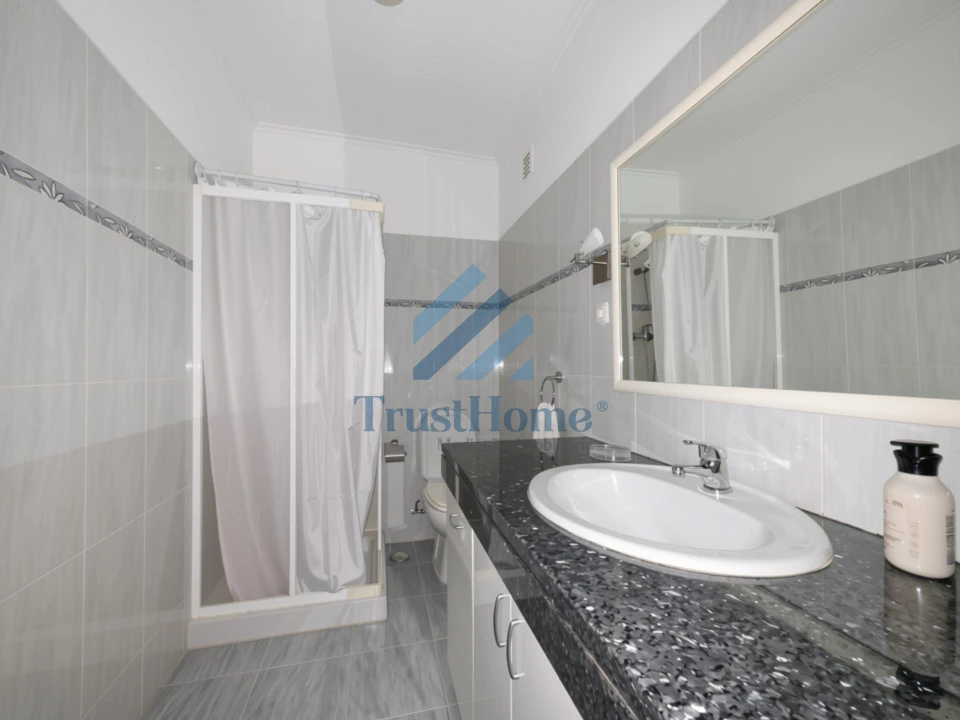 Apartamento T3 para Venda em Agualva e Mira-Sintra Foto 12