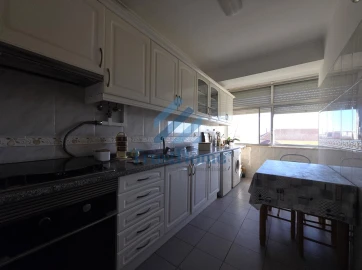 Apartamento T3 para Venda em Agualva e Mira-Sintra