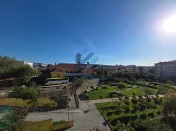 Apartamento T3 para Venda em Agualva e Mira-Sintra