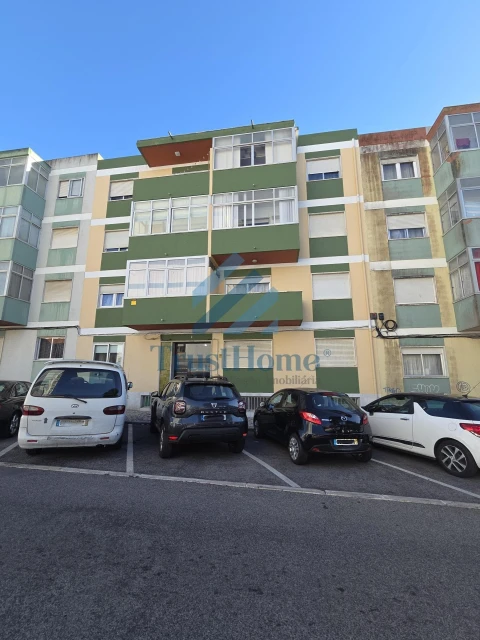 Apartamento T3 para Venda em Agualva e Mira-Sintra