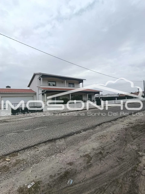Moradia T4 para Venda em Marinha Grande