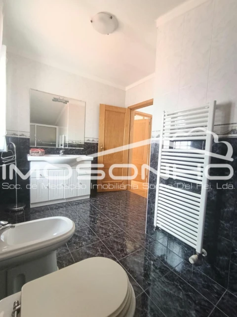 Moradia T4 para Venda em Marinha Grande