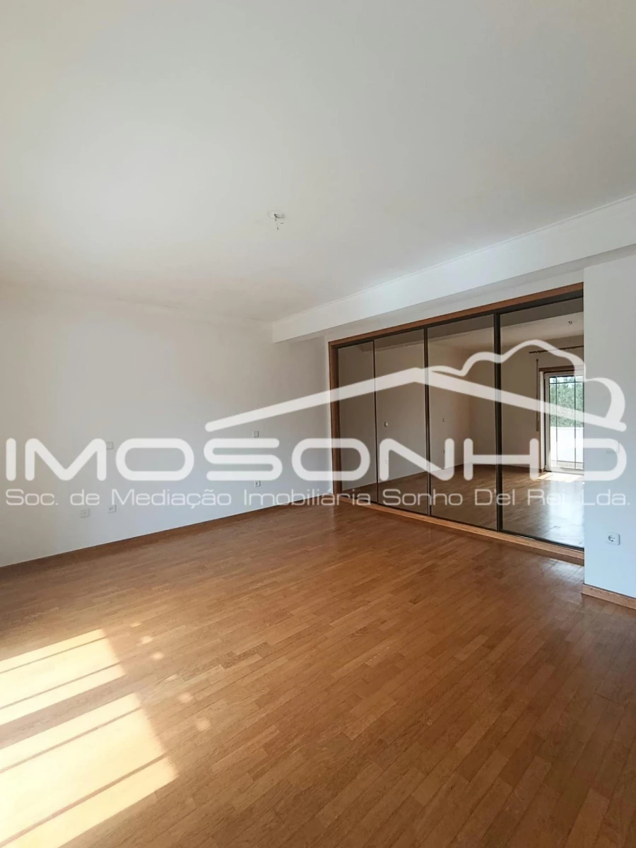 Moradia T4 para Venda em Marinha Grande Foto 22