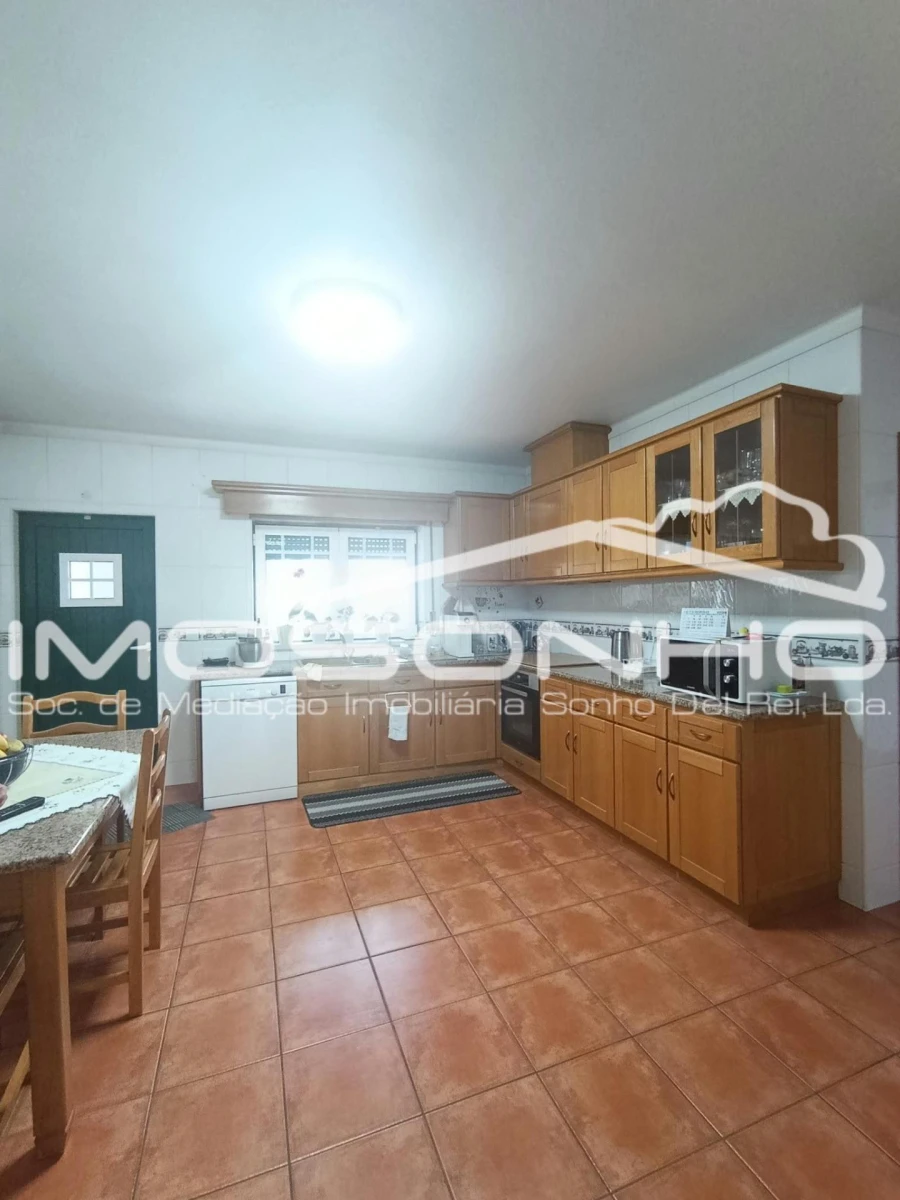 Moradia T4 para Venda em Marinha Grande Foto 8