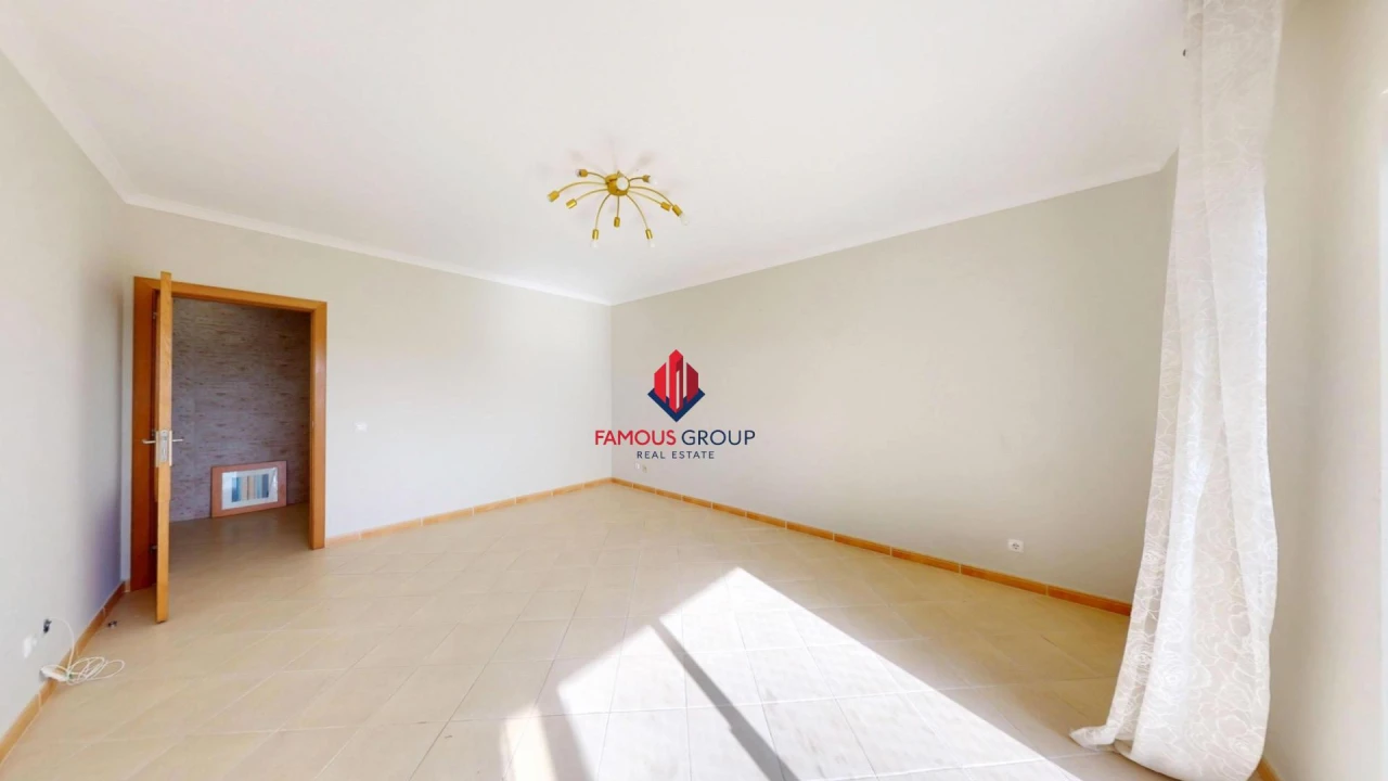 Apartamento T1 para Venda em Alvor Foto 11