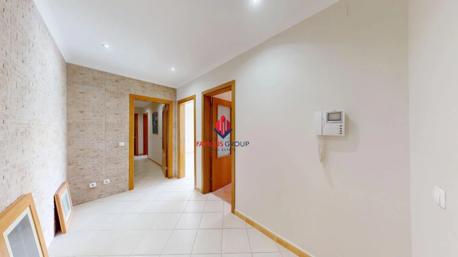 Apartamento T1 para Venda em Alvor Foto 15