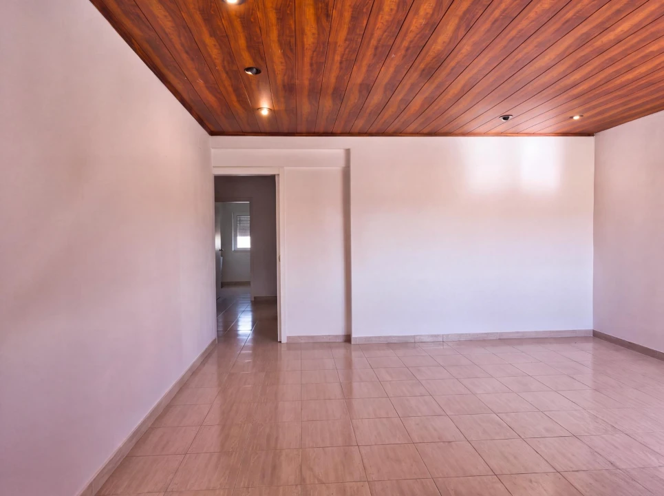 Apartamento T2 para Venda em Rio de Mouro Foto 2