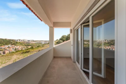 Moradia T4 para Venda em Carnaxide e Queijas