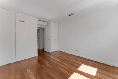 Moradia T4 para Venda em Carnaxide e Queijas